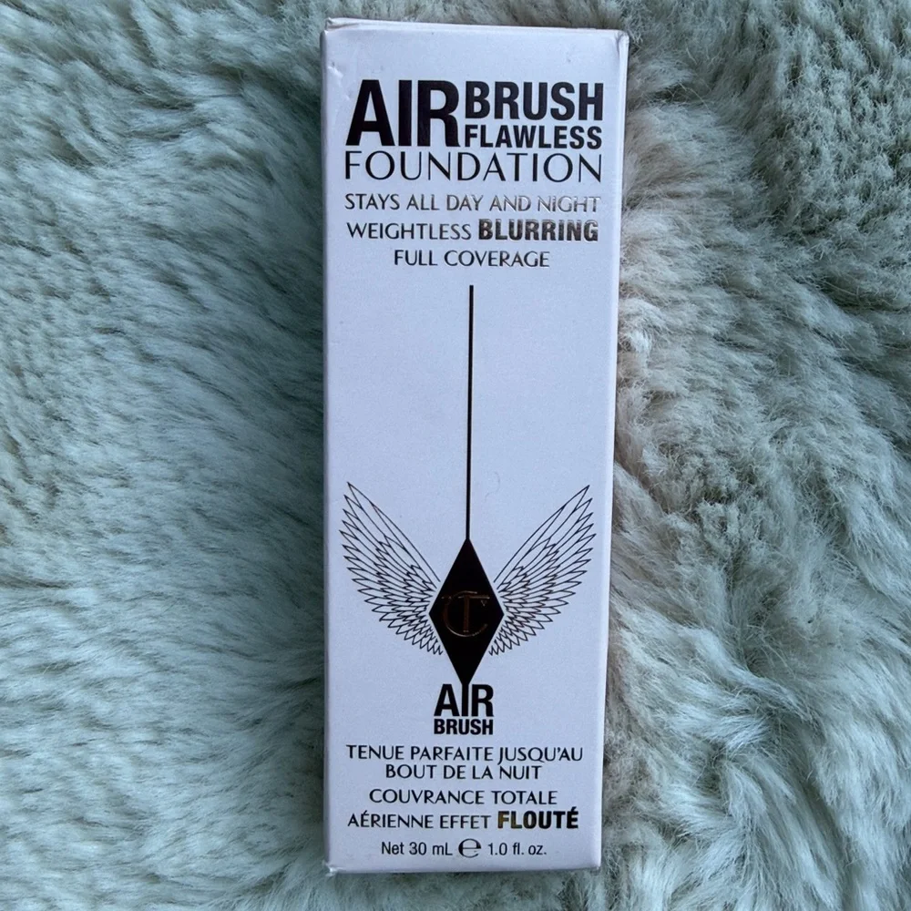 Charlotte Tilbury Airbrush Flawless Foundation – Shade 6 Neutral